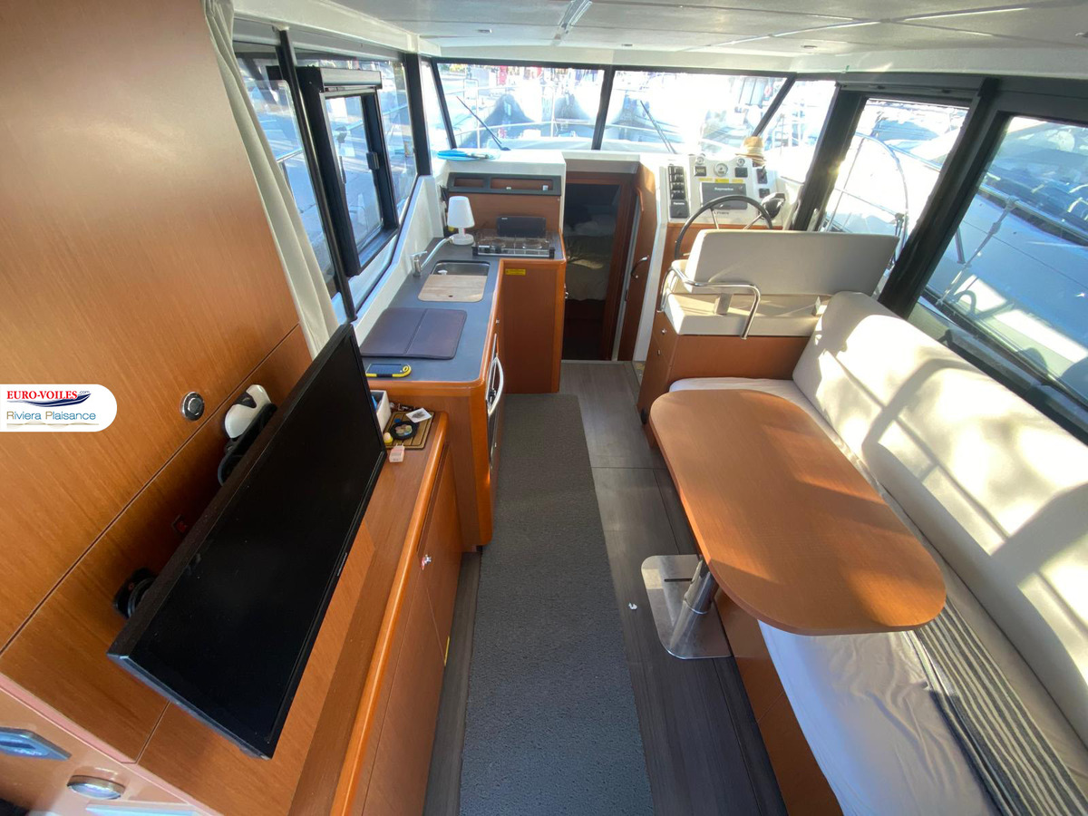 SWIFT TRAWLER 30