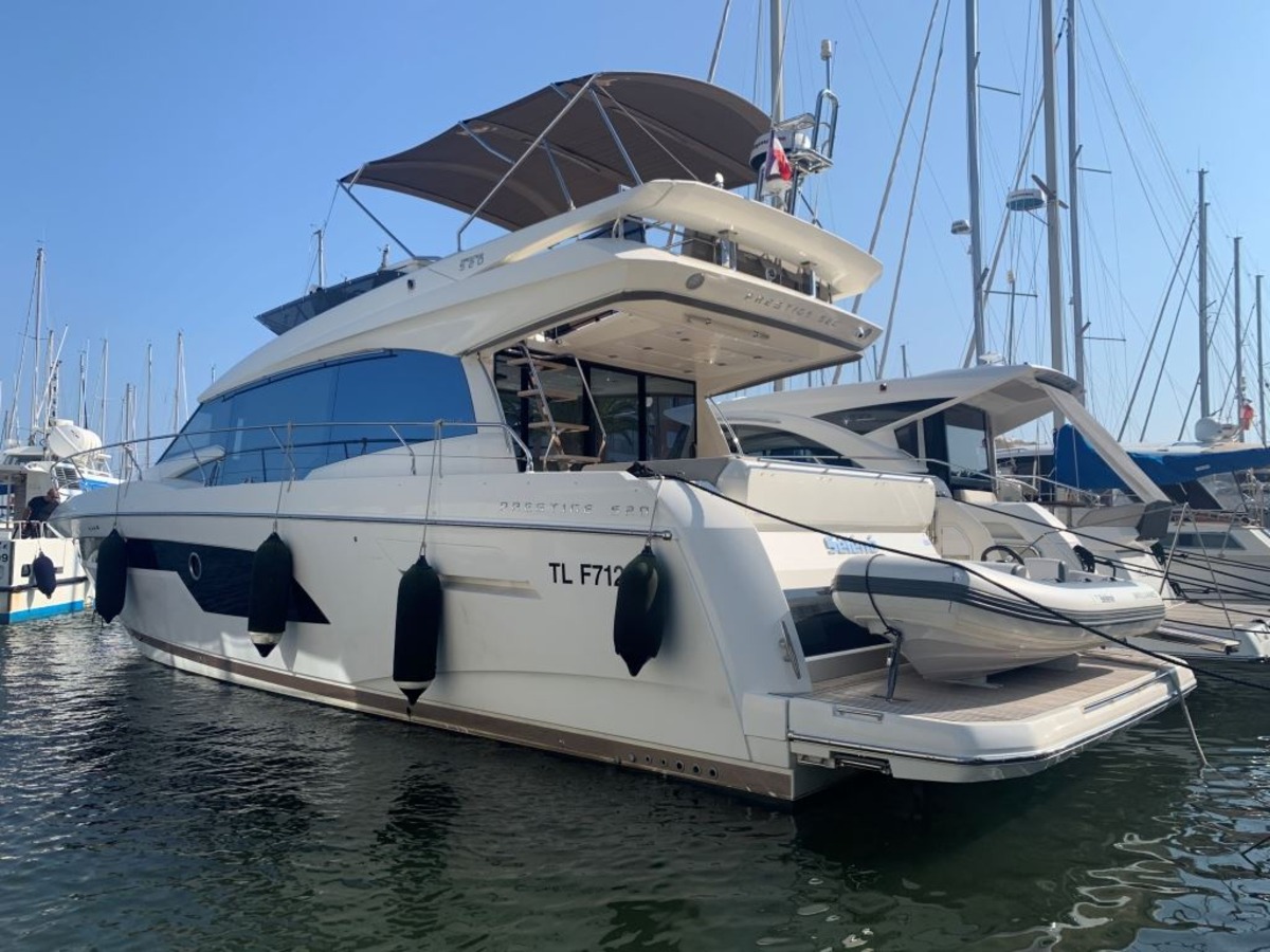 PRESTIGE YACHT PRESTIGE 520 FLY 2018 - Used boat for sale