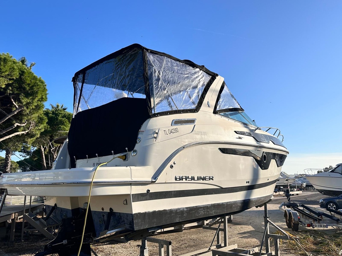 BAYLINER 855 CRUISER 