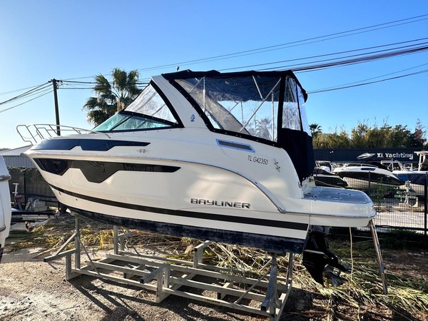 BAYLINER 855 CRUISER 